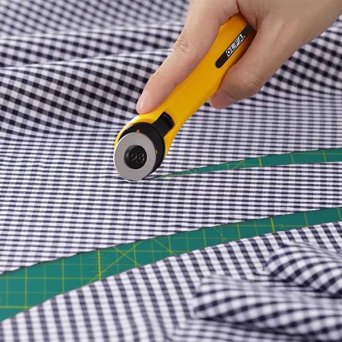 Роликовый нож Olfa 28 мм OL-RTY-1/C