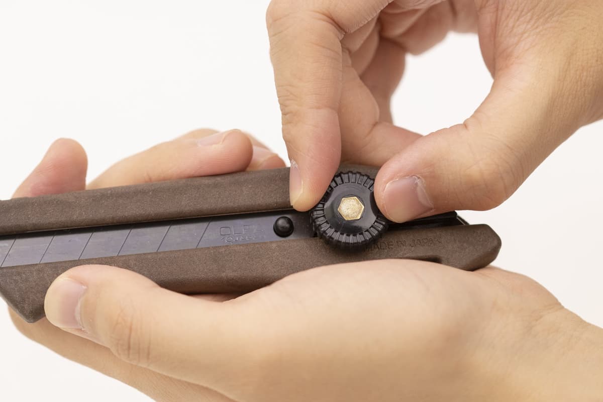 Универсальный нож OLFA WOOD-PP Models с сегментированным лезвием 18 мм OL-WD-L — изображение 7