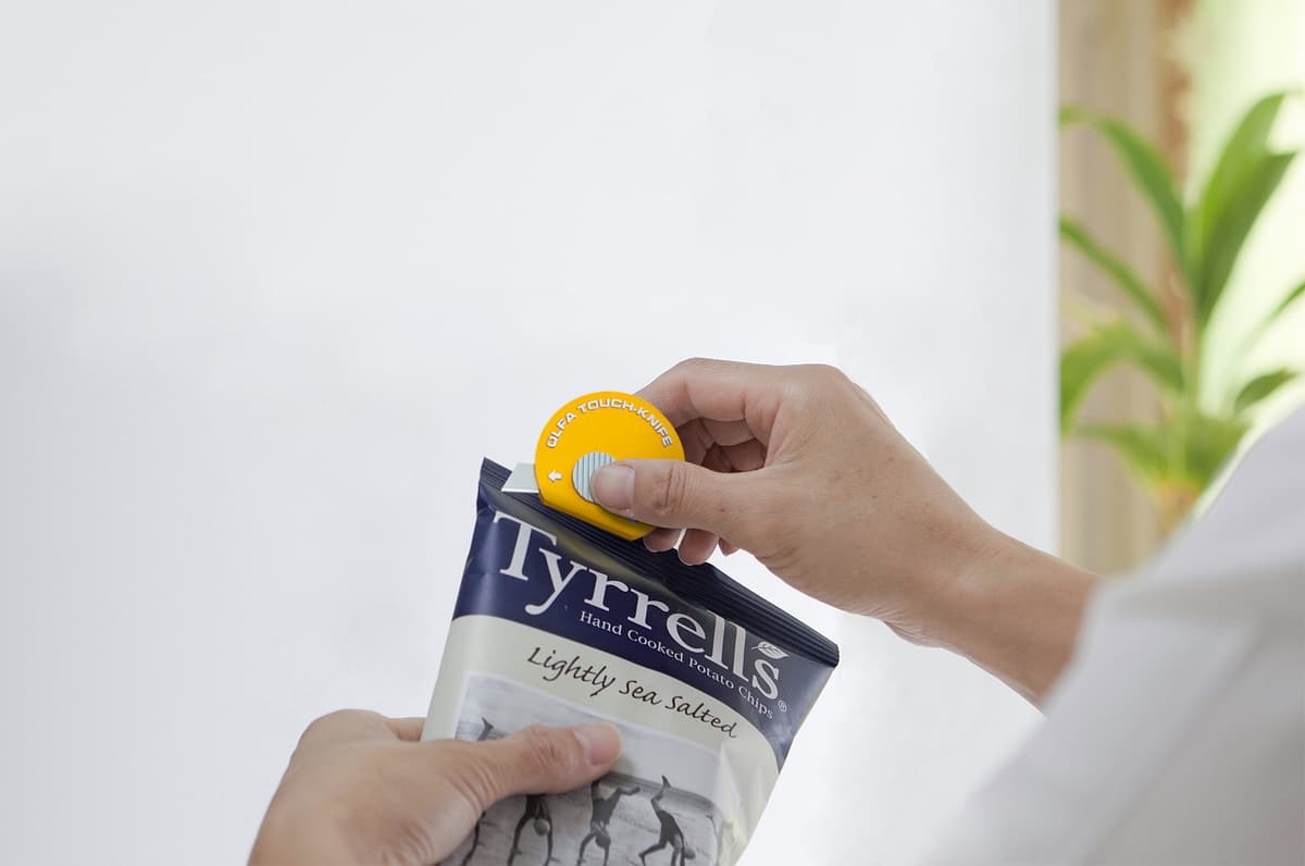 Компактный нож с нержавеющим лезвием OLFA TOUCH-KNIFE OL-TK-4 — изображение 4