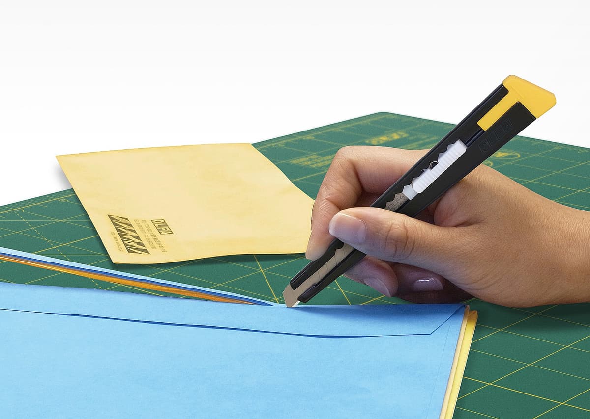 Нож OLFA с выдвижным лезвием, черный, 9мм OL-180-BLACK