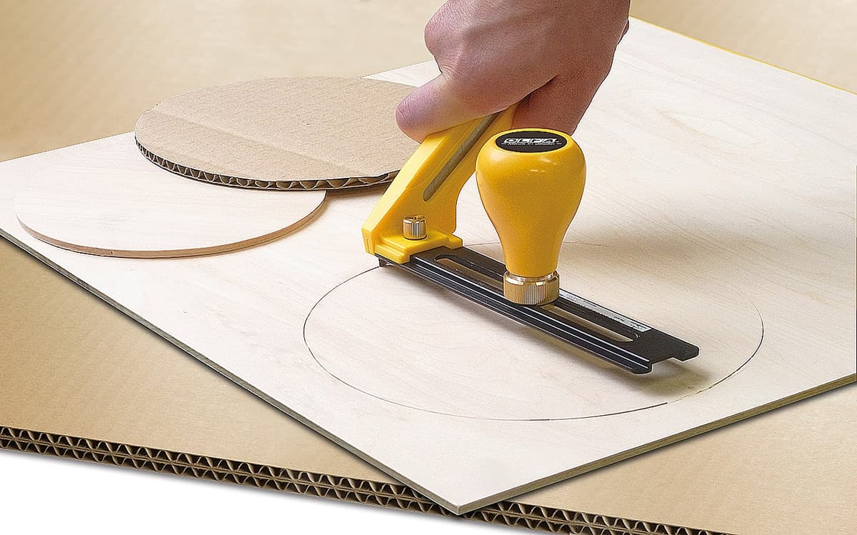 Нож OLFA циркульный с сегментированным лезвием 18х100х0,5мм, диаметр реза 70-300мм OL-CMP-2