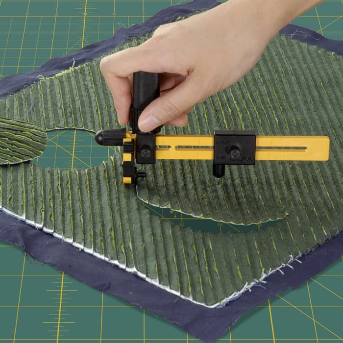 Нож OLFA циркульный трещоточный с круглым лезвием 18х0,3 мм, диаметр реза 40-220 мм OL-CMP-3