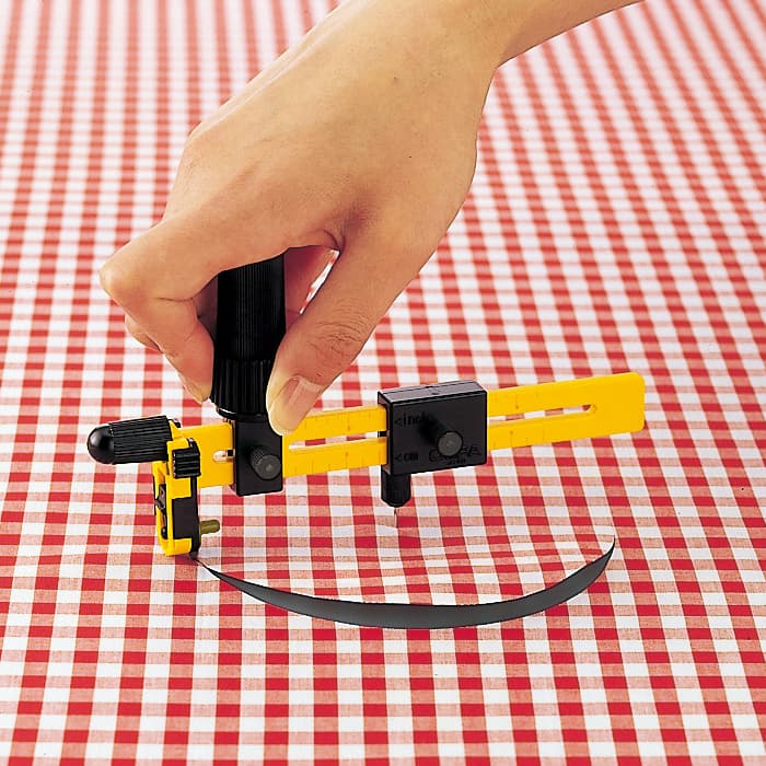 Нож OLFA циркульный трещоточный с круглым лезвием 18х0,3 мм, диаметр реза 40-220 мм OL-CMP-3