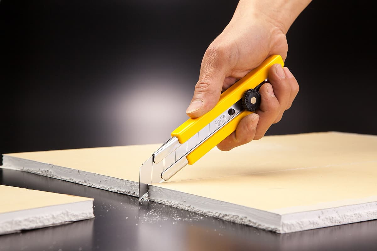 Нож OLFA с выдвижным лезвием, с резиновыми накладками, 25 мм OL-H-1