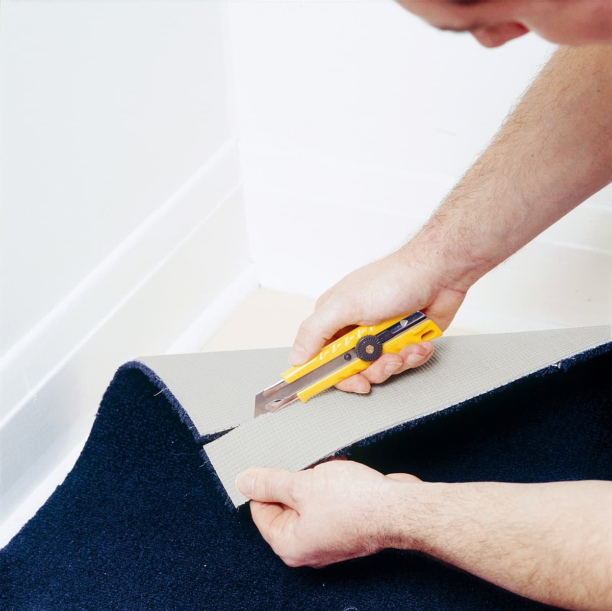 Нож OLFA с выдвижным лезвием эргономичный, 18мм OL-L-1