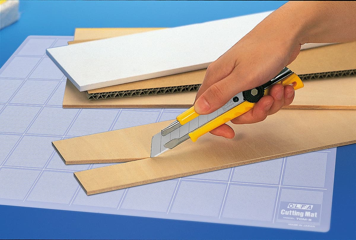 Нож OLFA с выдвижным лезвием эргономичный, 18мм OL-L-1