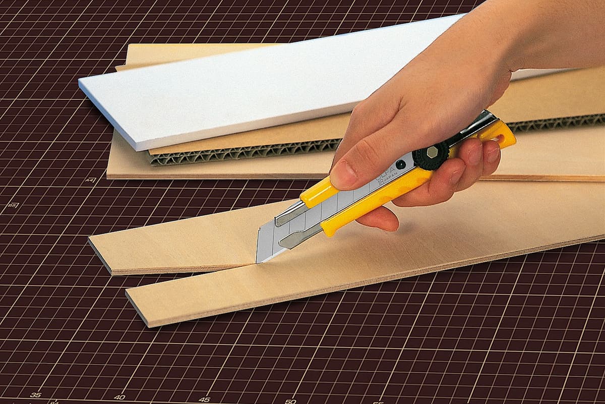 Нож OLFA с выдвижным лезвием эргономичный, 18мм OL-L-1