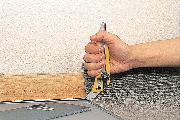 Нож OLFA с выдвижным лезвием для ковровых покрытий, 18мм OL-OL